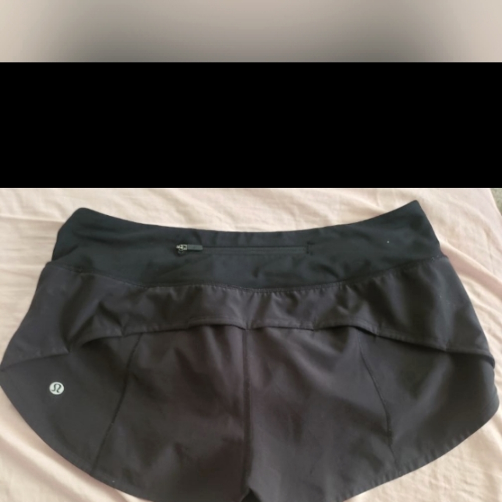 Lululemon black speed up shorts